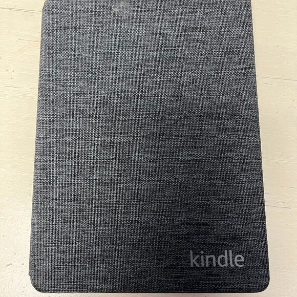 Kindle Paperwhite signature edition (11th generation) with case - Picture 1 of 4